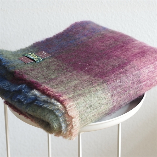 Irische Mohair Wohndecke RHUBARB von der Weberei JOHN HANLY & Co.