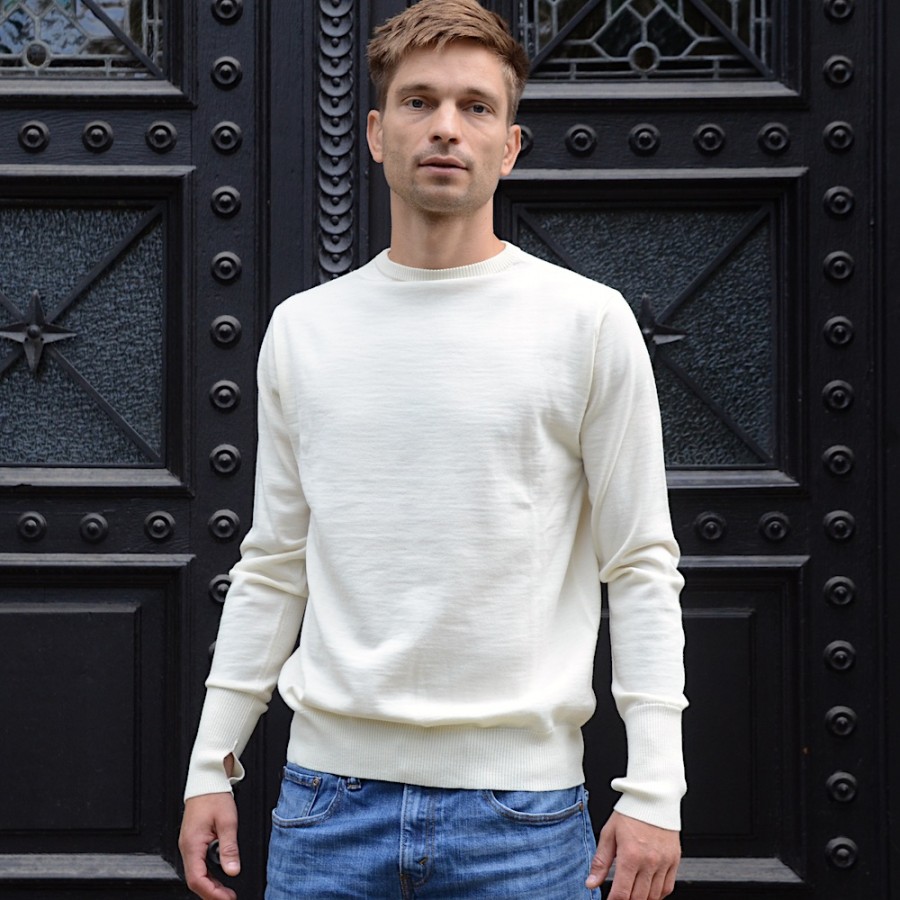 Leichter, weißer Seemanns-Pullover für Liebhaber authentischer Wollpullover vom dänischen Label ANDERSEN-ANDERSEN Leichter, weißer Seemanns-Pullover für Liebhaber authentischer Wollpullover vom dänischen Label ANDERSEN-ANDERSEN