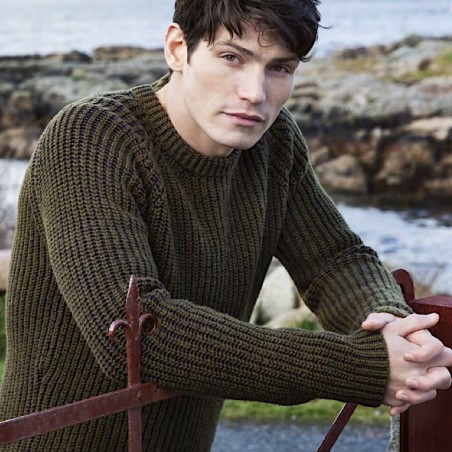 Raglan-Pulli von FISHERMAN aus Merinowolle und Kaschmir. Optimale Passform, ohne Bündchen und nachhaltig gestrickt.