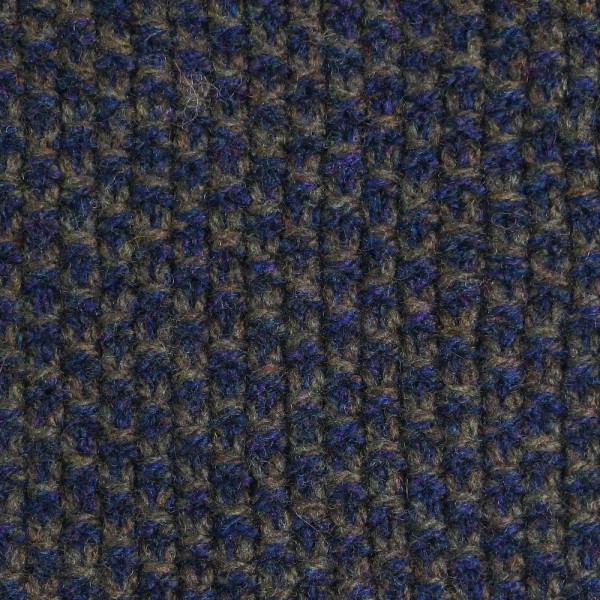 Raglan-Pullover aus feinster Geelong-Merinowolle im Seed-Stitch-Muster.