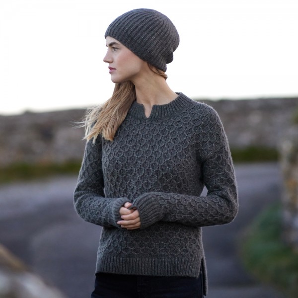 BRID ist ein leichter Alpaka Pullover mit zahlreichen kleinen Details.