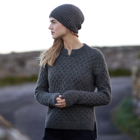 BRID ist ein leichter Alpaka Pullover mit zahlreichen kleinen Details.