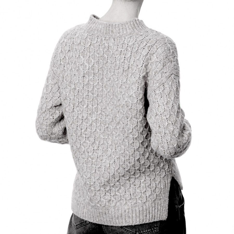 BRID ist ein leichter Alpaka Pullover mit zahlreichen kleinen Details.
