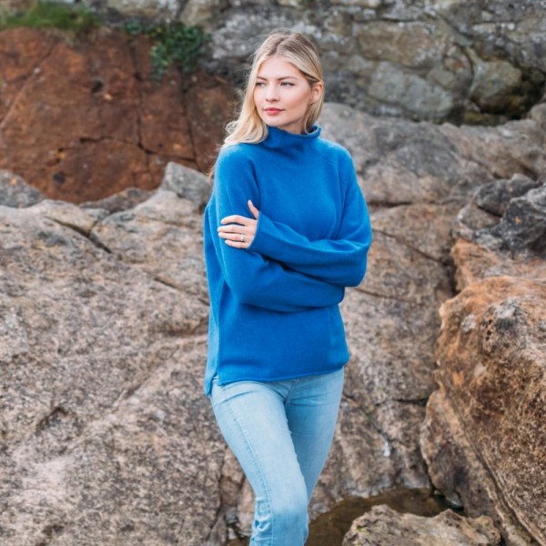 Corry E., Tahiti, schottischer Shetland Lambswool Pullover von ERIBÉ.