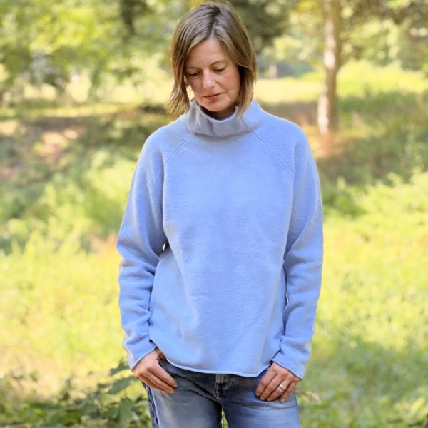 Corry E. glacier, schottischer Shetland Lambswool Pullover von ERIBÉ.