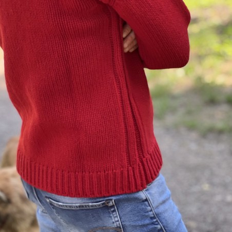 Lässiger Rollneck Wollpullover mit kleinem Stehkragen und Schulterdetails aus Merino und Kaschmir.