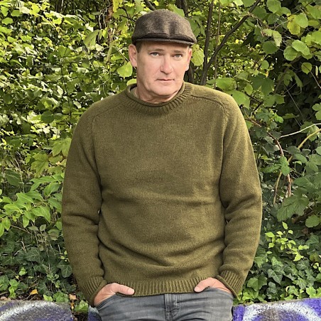 Raglan-Pulli von FISHERMAN aus Merinowolle und Kaschmir. Optimale Passform, ohne Bündchen und nachhaltig gestrickt.