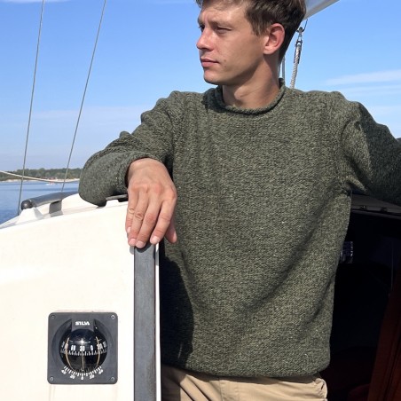 Sehr lässiger Herren-Pullover von FISHERMAN out of IRELAND aus weicher Merinowolle mit 5% Kaschmir veredelt.