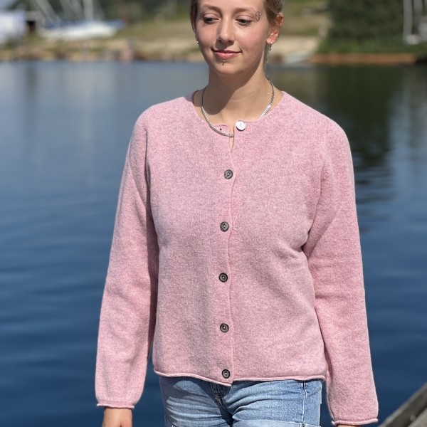 Corry Women's Cardigan. Leichte Strickjacke aus weicher Merinowolle von Eribé.