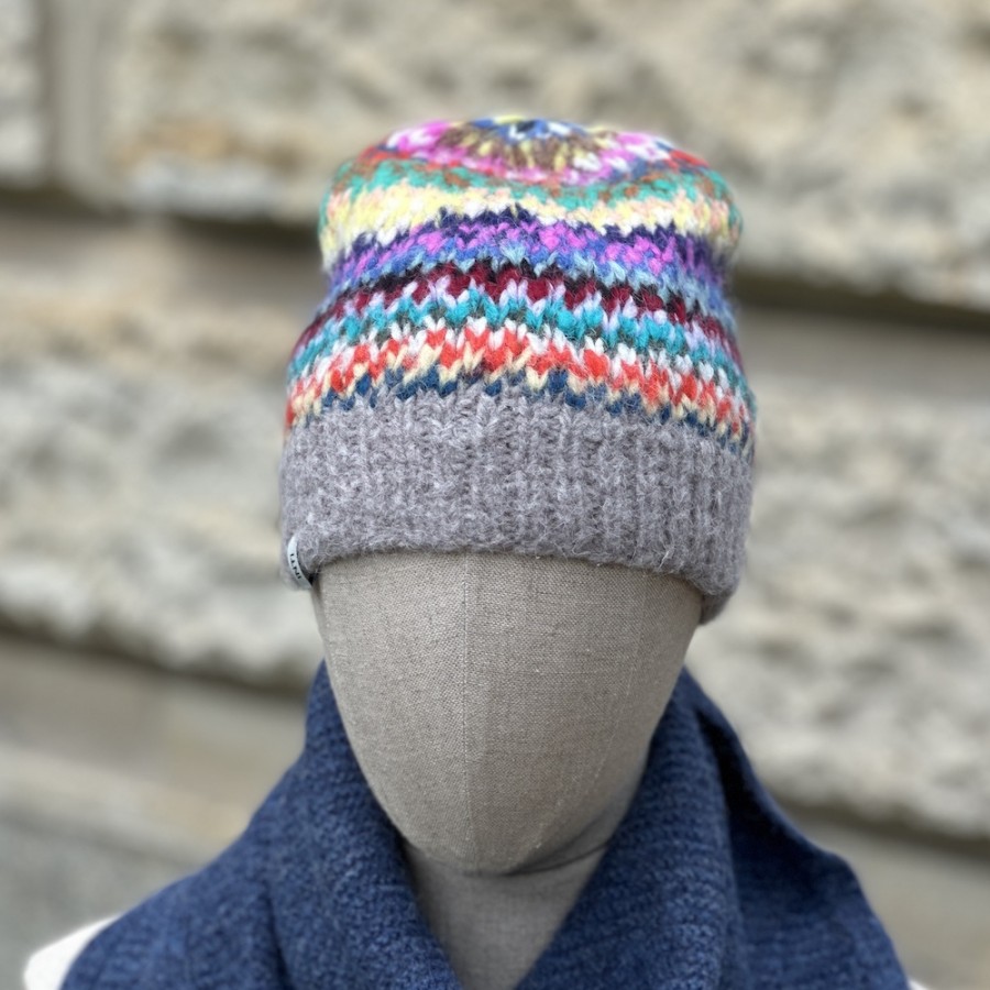 Bunte Alpakamütze von INTI Knitwear aus reinem Alpaka.
