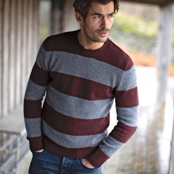 Weicher Geelong-Pullover mit breiten Rugby Streifen von Fisherman out of Ireland