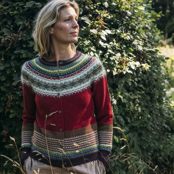 Alpine Cardigan in der Farbe Hemlock von Eribe Knitwear