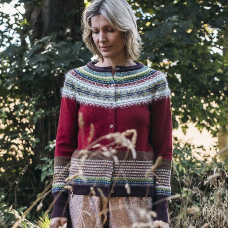 Alpine Cardigan in der Farbe Hemlock von Eribe Knitwear