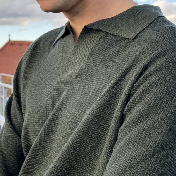 Leichter Wollpullover CLARK mit  Polo Kragen von JohnnyLove aus Norwegen.