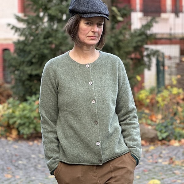 Corry Crew Cardigan in der Farbe Landscape von Eribé aus Schottland