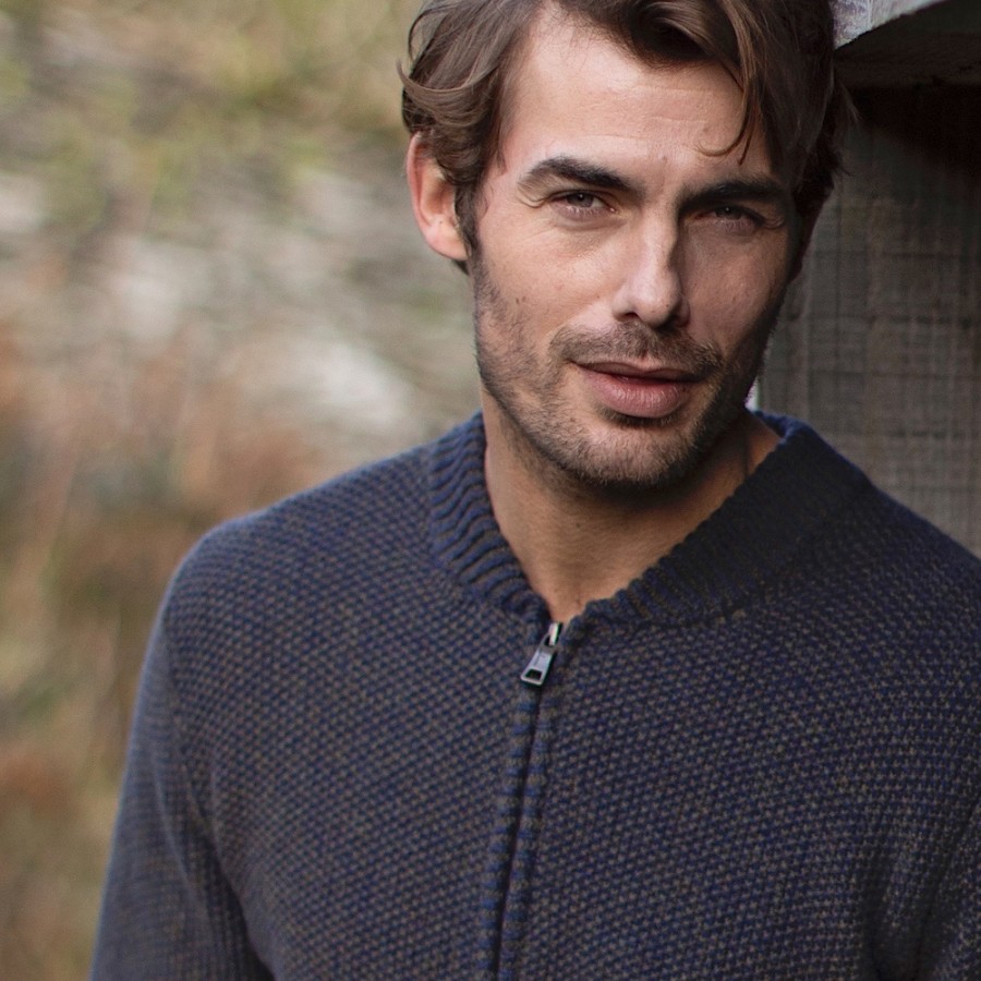 Geelong Strickjacke im Seed Stitch von Fisherman out of Ireland.