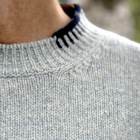 Leichte Alpaka Beanie/Mütze in denim-blau von Fisherman out of Ireland.