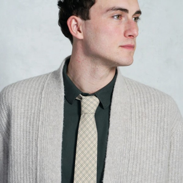 LINUS ist eine grobe, aber leichte Strickjacke aus Rippenstrick von HANSEN Garments aus Dänemark