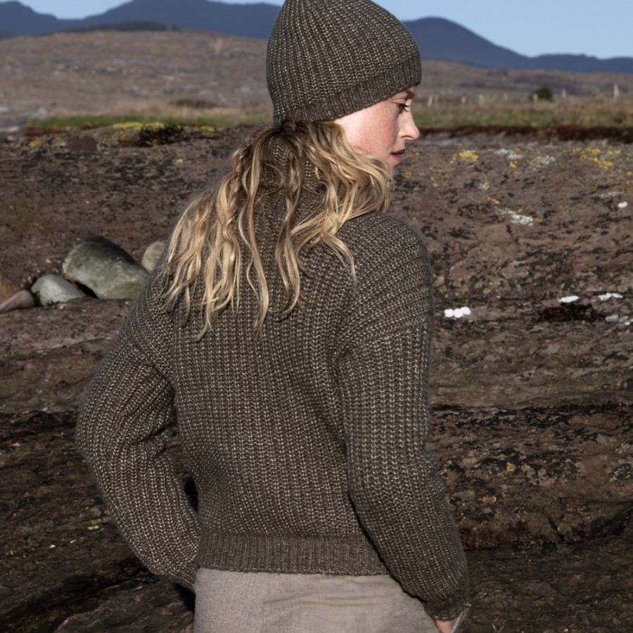 Der Pullover Sally R. mit halsfernem Kragen, ideal zu high-waist Hosen  Ein kurz geschnittener, luftig-leichter Lieblingspulli!