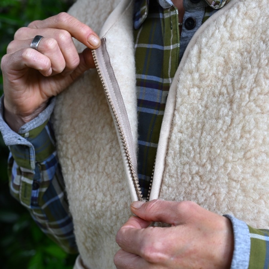 Sehr, sehr lässige Weste aus reiner Schafwolle von COLDBREAKER/YOKO WOOL aus Irland