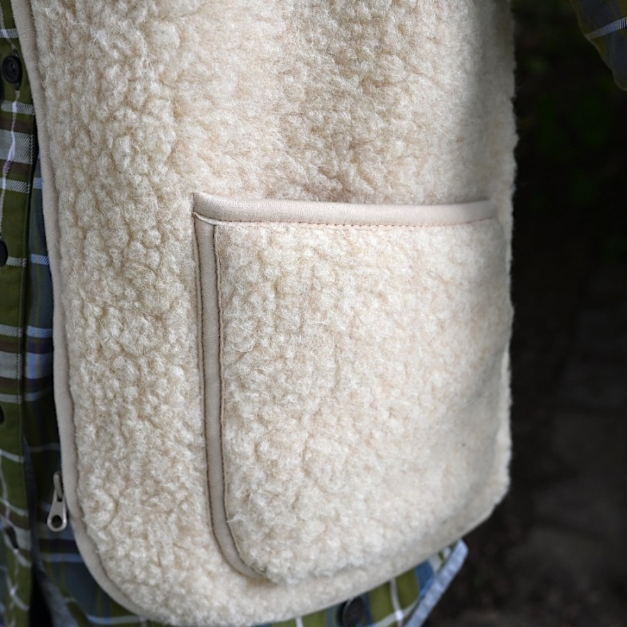 Sehr, sehr lässige Weste aus reiner Schafwolle von COLDBREAKER/YOKO WOOL aus Irland