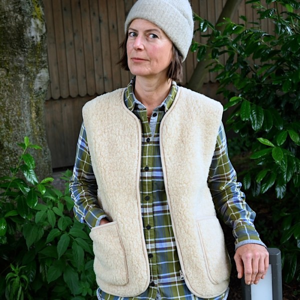 Sehr, sehr lässige Weste aus reiner Schafwolle von COLDBREAKER/YOKO WOOL aus Irland