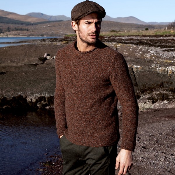 Sehr lässiger Herren-Pullover von FISHERMAN out of IRELAND aus weicher Merinowolle mit 5% Kaschmir veredelt.
