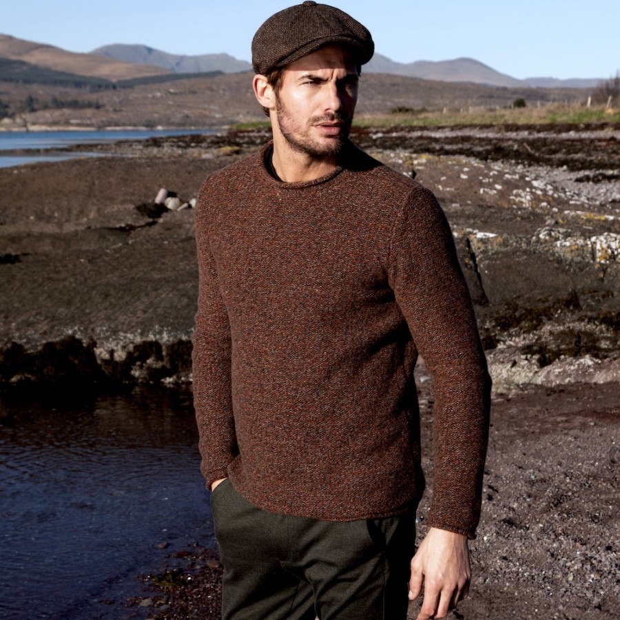 Sehr lässiger Herren-Pullover von FISHERMAN out of IRELAND aus weicher Merinowolle mit 5% Kaschmir veredelt.