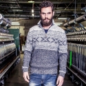 Herren-Troyer mit kurzem Reißverschluss und traditionellem Jacquard–Muster von FISHERMAN out of IRELAND