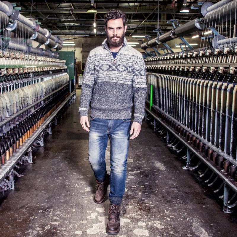 Herren-Troyer mit kurzem Reißverschluss und traditionellem Jacquard–Muster von FISHERMAN