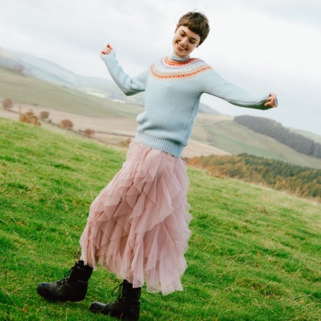Grobstrick-Wollpullover mit schönem Fair-Isle Muster vom schottischen Label ERIBÉ . Angenehm weich, unkomplizierter Schnitt.