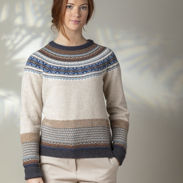 Fair-Isle-Pullover  vom schottischen Label ERIBÉ im Farbmuster "taurus".