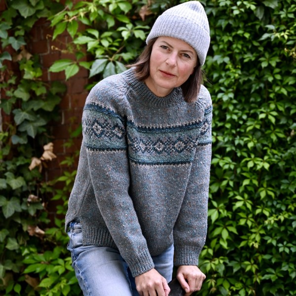Kerniger Donegal Tweed Rundhalspullover mit Fairisle-Muster von FISHERMAN OUT OF IRELAND