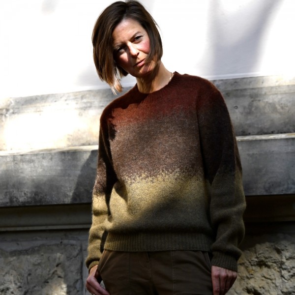 LYRA ist eine typischer JOHNNYLOVE Mohair-Pullover mit phänomenalem Farbverlauf