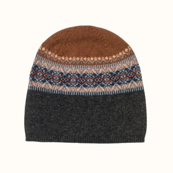 Alloa Beanie mit Fairisle-Muster vom schottischen Label ERIBÉ, Farbe Winter