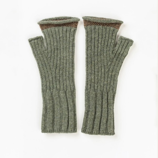 Bowden Handstulpen in der Farbe green von Eribé Knitwear