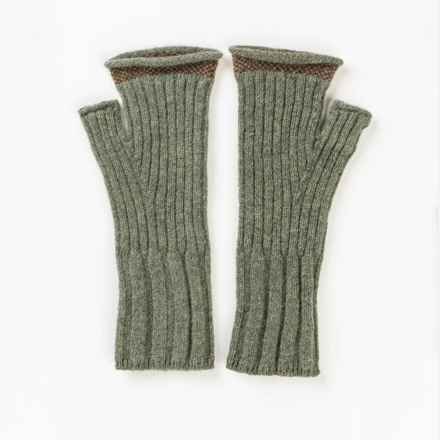Bowden Handstulpen in der Farbe green von Eribé Knitwear