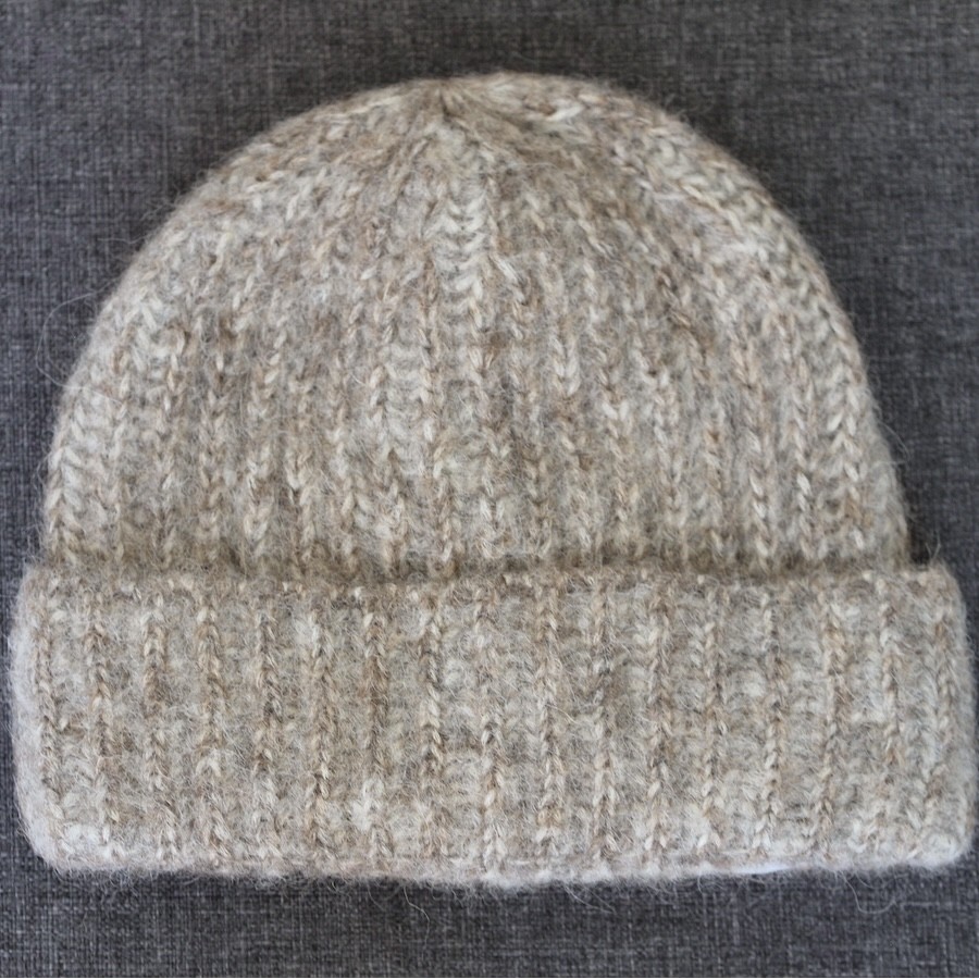 Zweifarbige Mütze aus Baumwolle und Baby-Alpaka von Les Racines du Ciel.