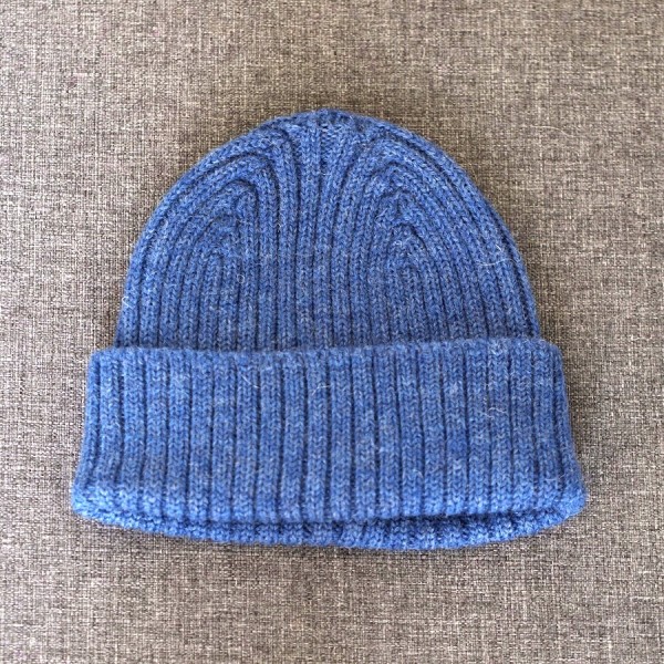 Toby Hat von HANSEN GARMENTS in Mittelblau. 70% Merinowolle 30& superfeines Alpaka