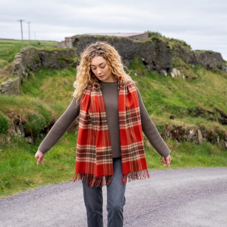 Übergroßer Schal aus extrafeiner Merinowolle im Glencheckmuster von John Hanly & Co. aus Irland