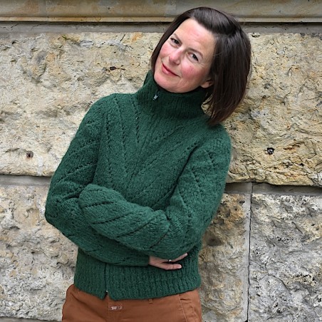 Handgestrickter Alpaka Cardigan von INTI Knitwear, dem Grobstrick-Spezialisten aus Ecuador.