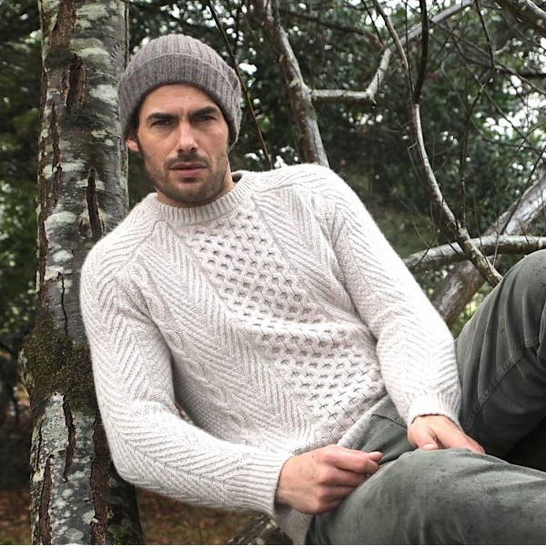 Nachhaltiger Aran Pullover aus reiner Geelong Schurwolle von Fisherman out of Ireland
