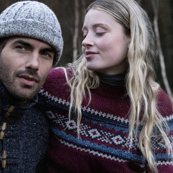 Kerniger Donegal Tweed Rundhalspullover mit Fairisle-Muster von FISHERMAN OUT OF IRELAND