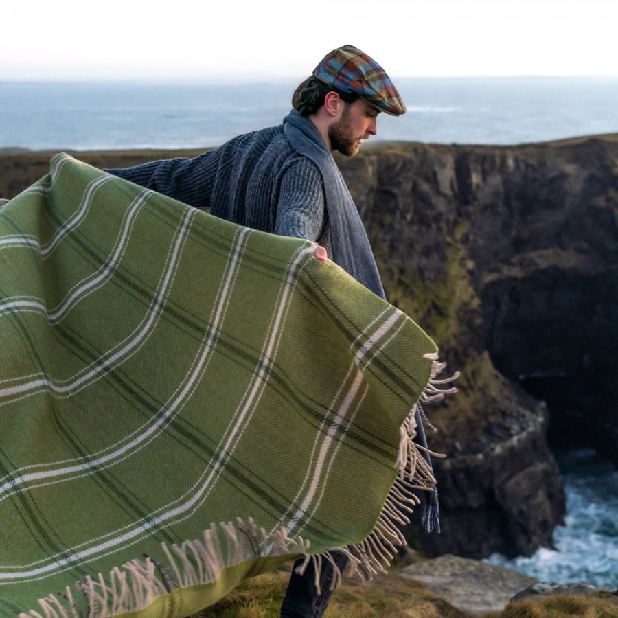 SHAMROCK heißt diese Merino-Kaschmir Wolldecke von JOHN HANLY aus Irland.