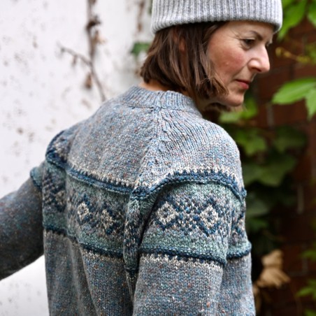 Kerniger Donegal Tweed Rundhalspullover mit Fairisle-Muster von FISHERMAN OUT OF IRELAND