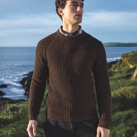 Raglan-Pulli von FISHERMAN aus Merinowolle und Kaschmir. Optimale Passform, ohne Bündchen und nachhaltig gestrickt.