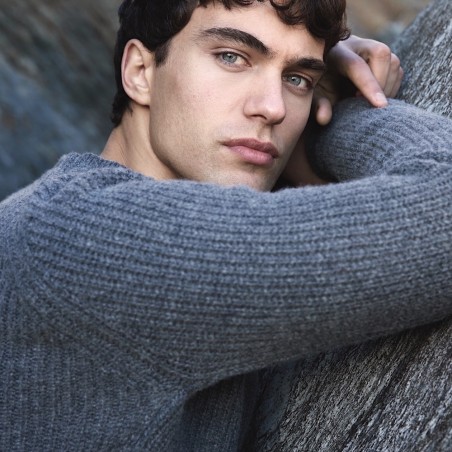 Schlichter Raglan-Pullover aus reiner Geelong Merinowolle von FISHERMAN out of IRELAND.