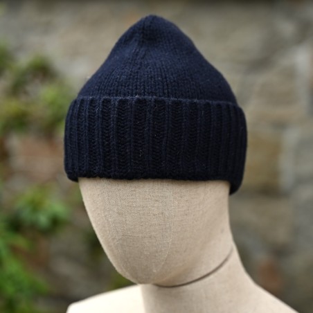 Eine würdige Wollmütze für raue Nächte auf See. Für Männer, für Frauen, für alle. Von Fisherman out of Ireland.