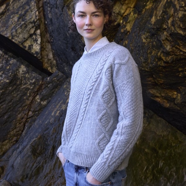 Sehr schöner irischer Aran Wollpullover aus reiner Geelong Lambswool von Fisherman out of Ireland.