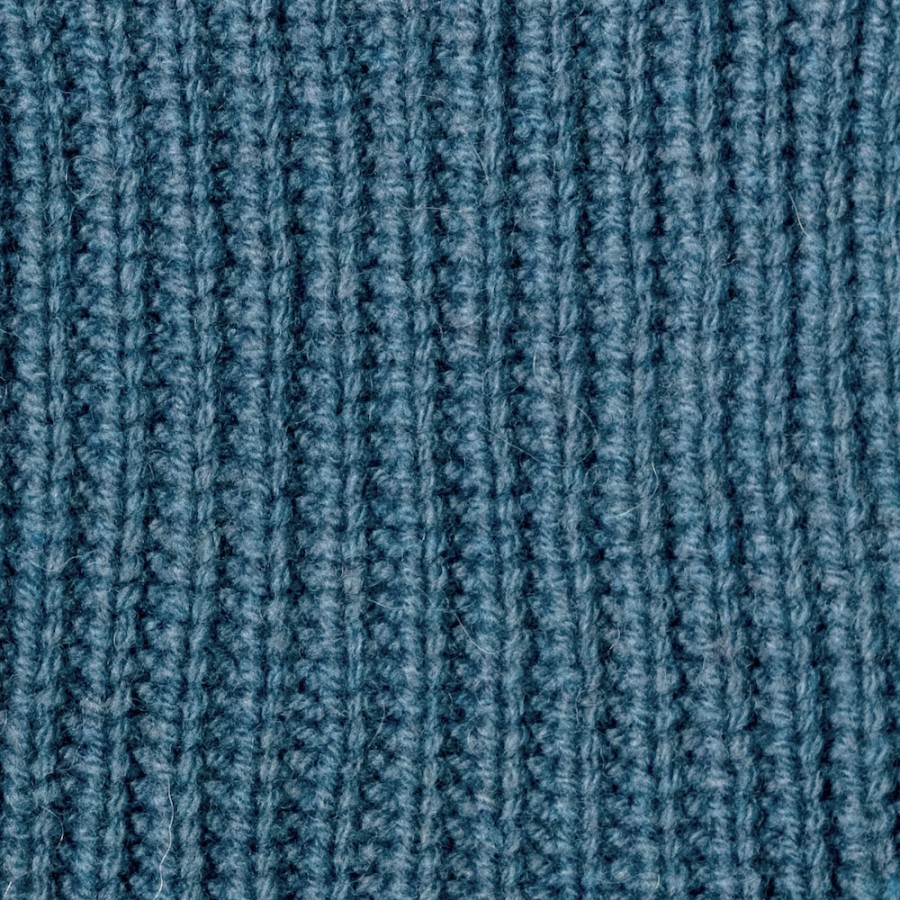 Schlichter Raglan-Pullover aus reiner Geelong Merinowolle von FISHERMAN out of IRELAND.